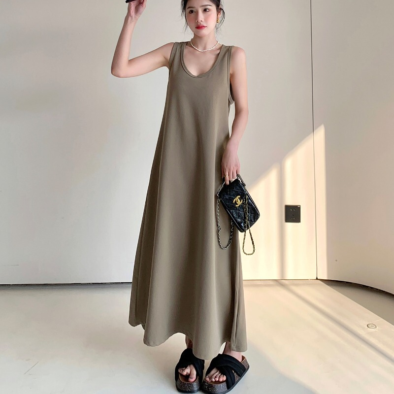 Plus-Size Extended-Length Tank Dress with U-Neck, Over-The-Knee, Suitable for Wearing Outside, Summer Dress for Plus-Size Women, Korean Style, Loose-Fitting, A-Line Long Dress