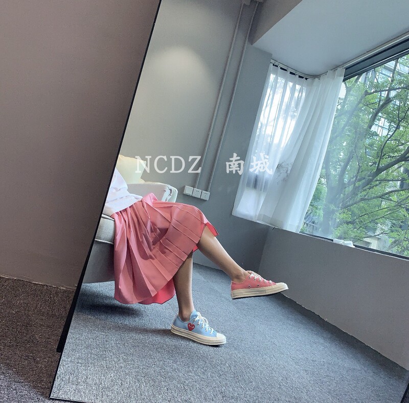 Converse 1970S Comme Des Garçons Pink Collaboration Canvas Shoes 168301C168304C Converse 1970S Comme Des Garçons Pink Collaboration Canvas Shoes 168301C168304C