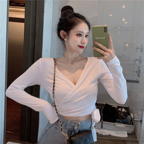 Sexy short strap umbilical heart machine cross v-neck collarbone top Womens autumn wild slim long-sleeved thin base