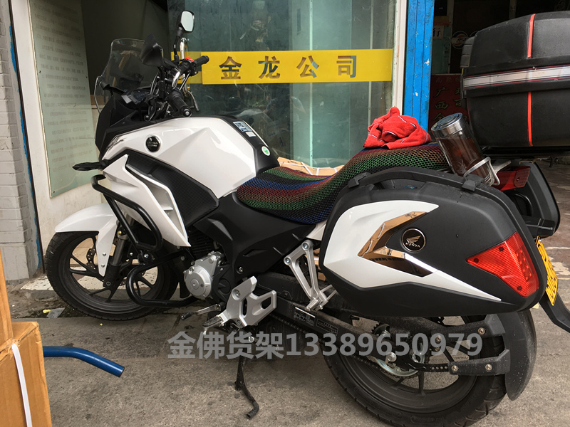 Áp dụng cho năm hộp bên voi ma mút CB190X Hộp đuôi - Xe gắn máy phía sau hộp cốp gắn sau xe máy