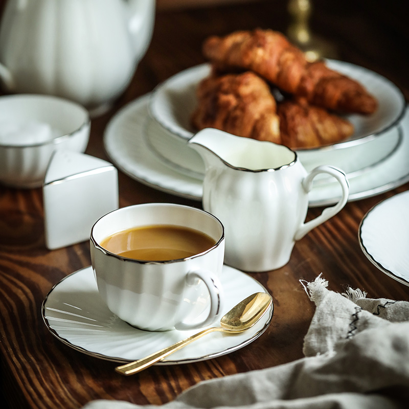 High - grade tableware suit home dishes jingdezhen ceramic platinum European relief dishes dishes key-2 luxury gifts