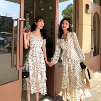 Australias Guijo its silk polo dot cake gown with high waist V necklace with lotus leaf side seaside holiday one-piece dress