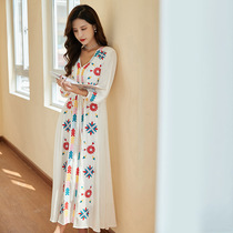 Tibet Tourism Bohemian ethnic wind Heavy work embroidery V collar lacing to collect waist display slim holiday one-piece dress French style