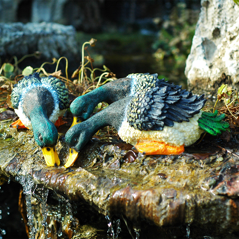 Simulation animal drinking water duck model ornaments Garden courtyard pond Pool rockery fish pond Decorative resin sculpture