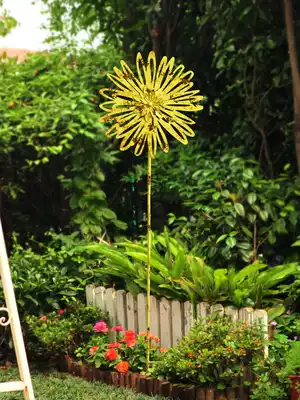 Iron windmill craft gift decoration plug-in yellow garden decoration community courtyard villa balcony landscape climbing