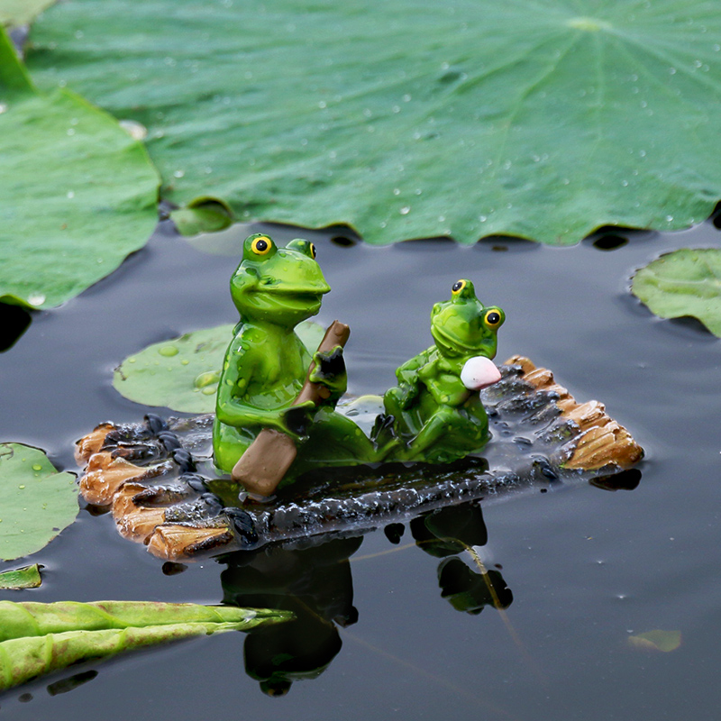 Small yard fish pond simulation animal bamboo row frog resin ornaments Garden decoration Courtyard pond floating fish tank landscaping