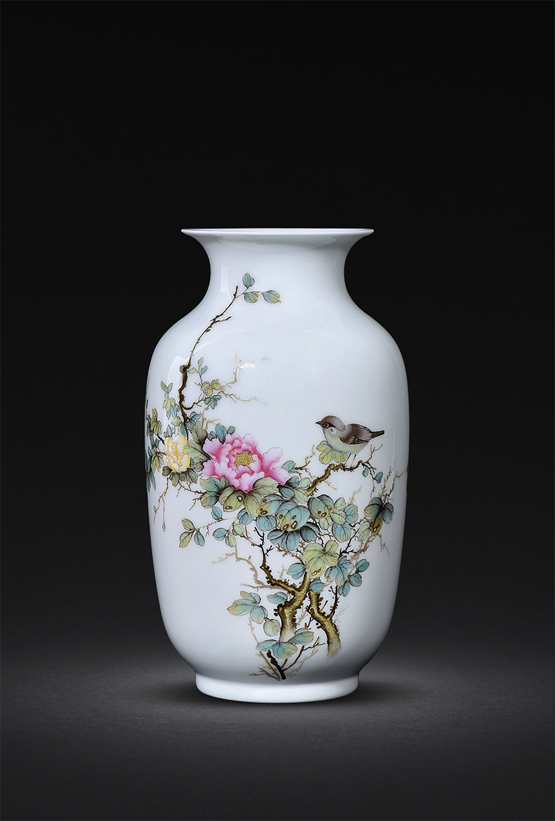 Jingdezhen ceramics by hand China wind restoring ancient ways is the sitting room flower vase furnishing articles of Chinese style decoration decoration process