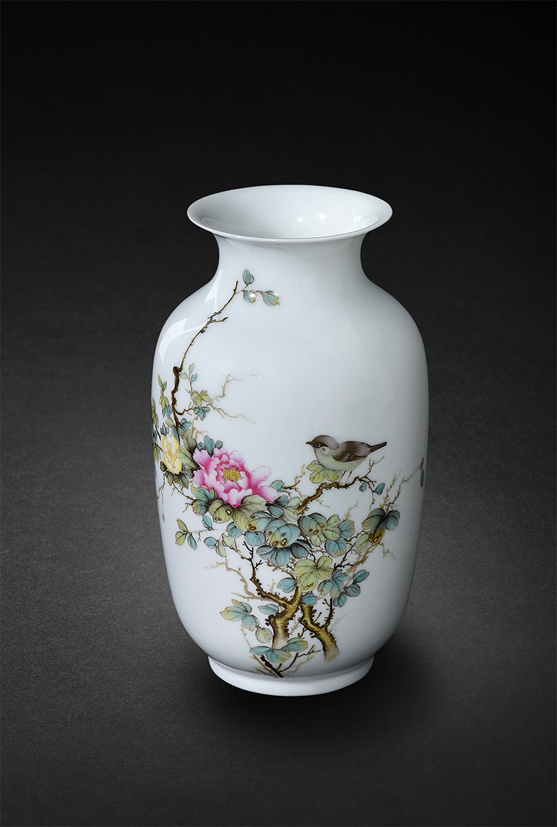 Jingdezhen ceramics by hand China wind restoring ancient ways is the sitting room flower vase furnishing articles of Chinese style decoration decoration process