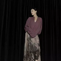 Сиреневый, V-образный вырез