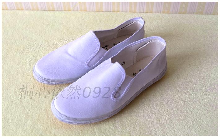 Đôi giày vải trắng đế xuồng đáy rắn màu một chân co giãn miệng vệ sinh unisex giày lười thể thao giày thể thao trẻ em