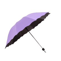 Umbrellas are portable and can be used when going out. Folding umbrellas can be used in rain or shine. Sun protection umbrellas can bloom when exposed to water.