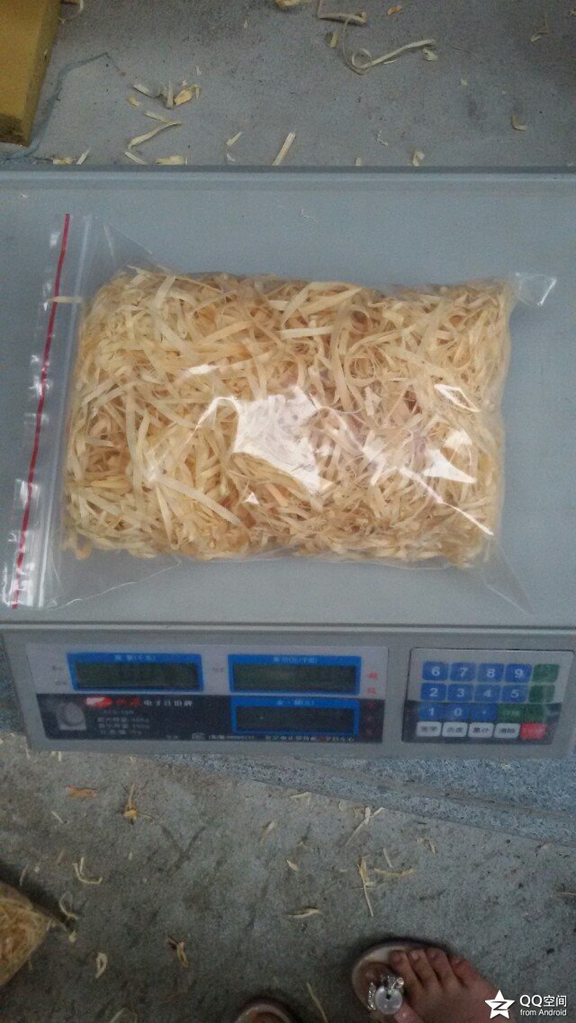 Craft gift decoration filling decoration red wine box filling material sound-absorbing wood board material hot water pipe insulation Wood silk wood chips