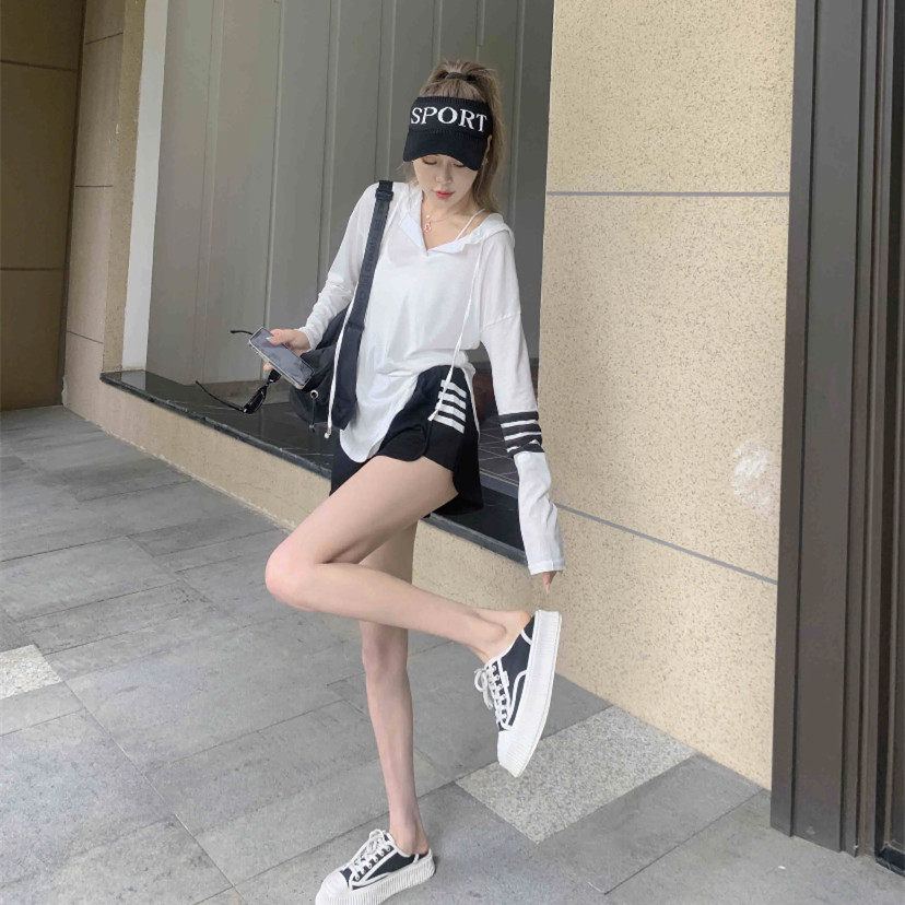 Three-bar casual suit women's summer 2022 new loose slim-to-cap sunscreen jacket shorts sports two suits