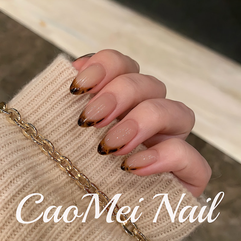 【Amber Tip】Crescent Moon Amber Gradient French Manicure Finished Nail Art Nail Stickers Handmade Wearable Nail Tips