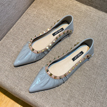 Pointed Shallow Mouth Low Heel Shoes Women 2022 Summer New Fashion 100 Hitch Style Temperament Rivets A foot pedal Single shoe