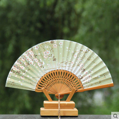 Summer and wind Japanese-style cherry blossom folding fan ladies daily use small bamboo folding fan portable ancient fan Hanfu fan