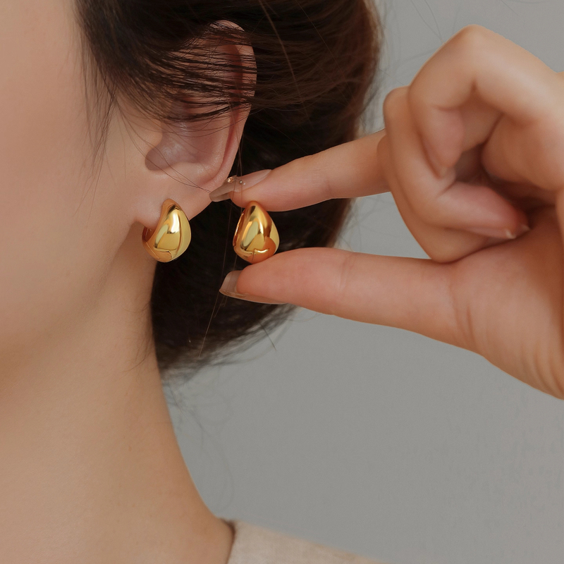 【Luxury Masterpiece】Golden Water Drop Earrings 2026 Year of the Horse Zodiac Year Earrings High-End Vintage Simple Hoop Earrings