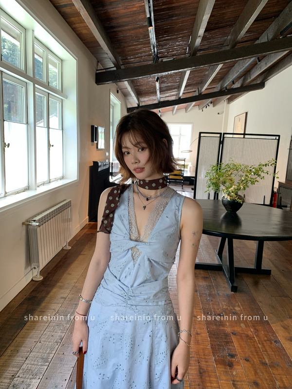 Shareinin Heavy Industry! !Mist Blue Island Embroidered Hollow Print Lace Waist Dress