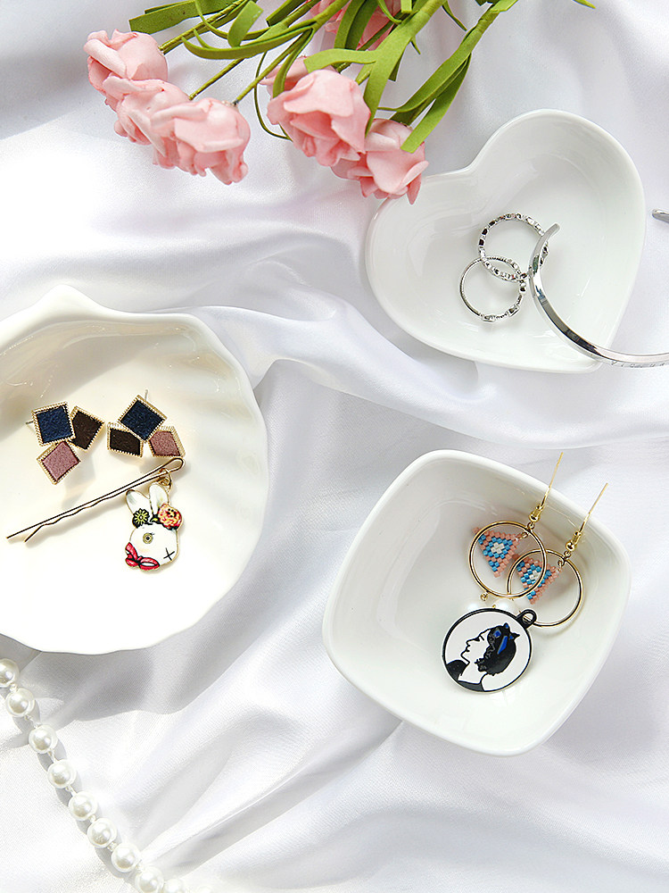 Ceramic small plate plate ins wind photo props Net red cosmetics Food swing props ornaments decorations