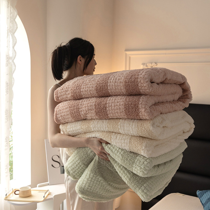 Class A Light Lavish Coral Fluff Blanket Sofa Cover Blanket Air-conditioned Afternoon Nap Office Winter Thickened Warm Sheep Suede Blanket-Taobao