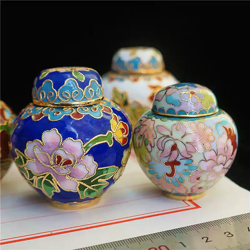 中国古美術・珍蔵・ 銅胎掐糸エナメル彩 景泰藍鎏金蓋罐・箱付き・文房具 中国古美術・珍蔵・ 銅胎掐糸エナメル彩 景泰藍鎏金蓋罐・箱付き