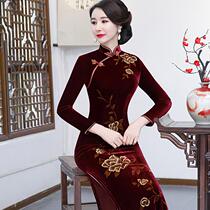 Hand-painted Citi robe modified version of the dress middle-aged wedding dress mom long sleeve gold velvet mother-in-law Chinese style womens clothing