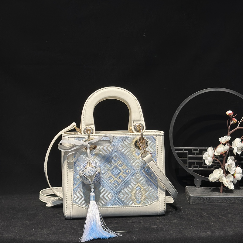 [Gift Box with Hydrangeas] Guangxi Zhuang Brocade Pattern Princess Diana Handbag Crossbody Bag Light Luxury New Chinese Style Versatile Commuting Bag