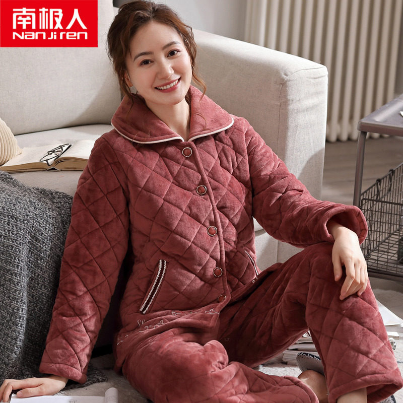 Pajamas Woman Winter Triple thickened Garsuede Warm Clip Cotton Padded Jacket for Old Age Mom Coral Suede Autumn Winter style Home Home Clothing