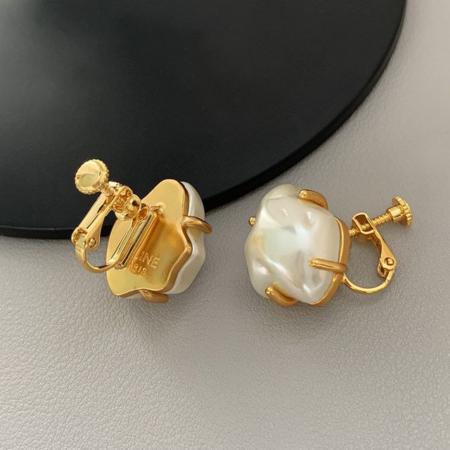 CE Irregular Baroque Pearl Earrings Light Luxury Niche High Sense Retro Earrings Female Summer Fragrance Earrings