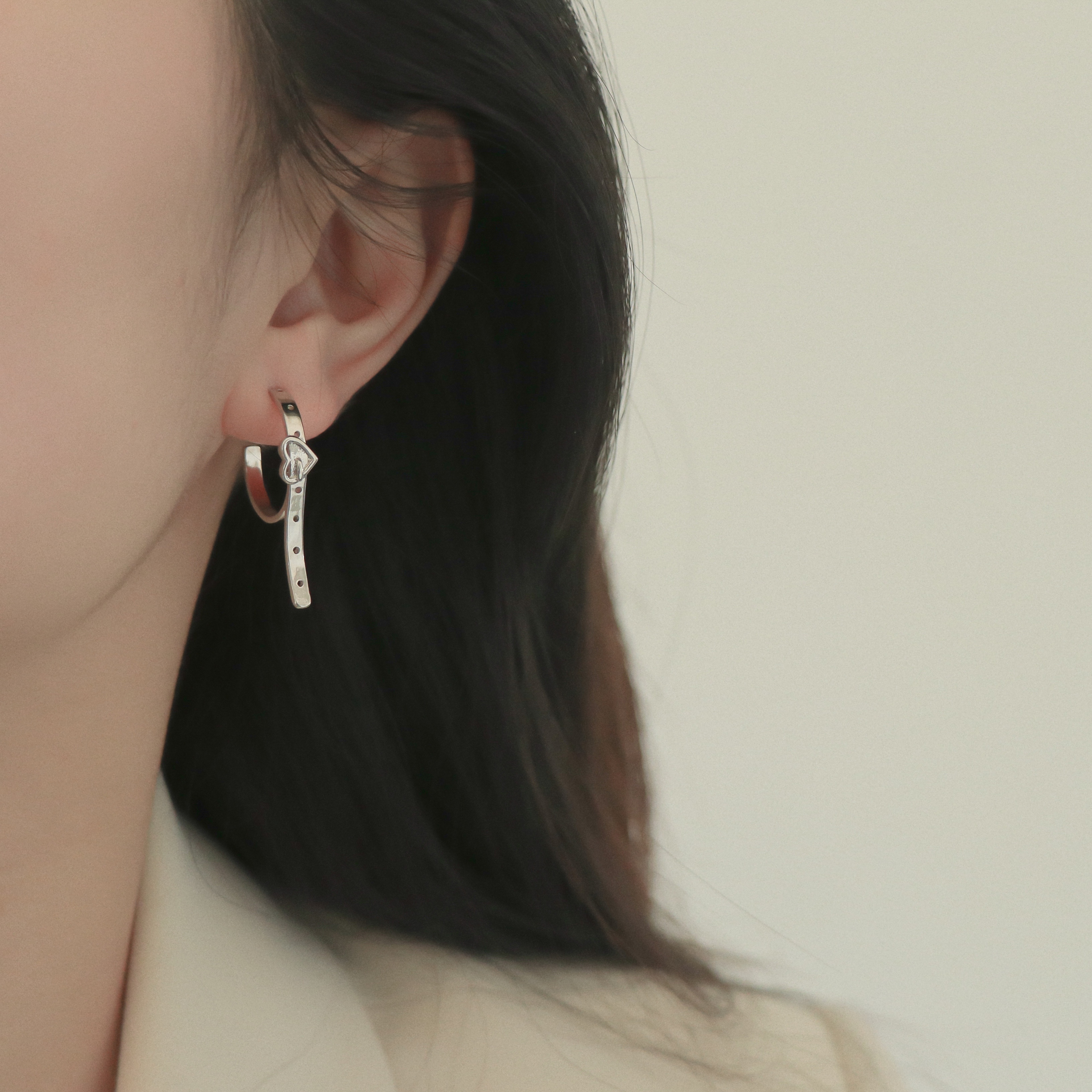 For lack of Stink S925 silver needle caring belt sweet and cool wind ear pin earrings and European and American lukewarm ears ring female