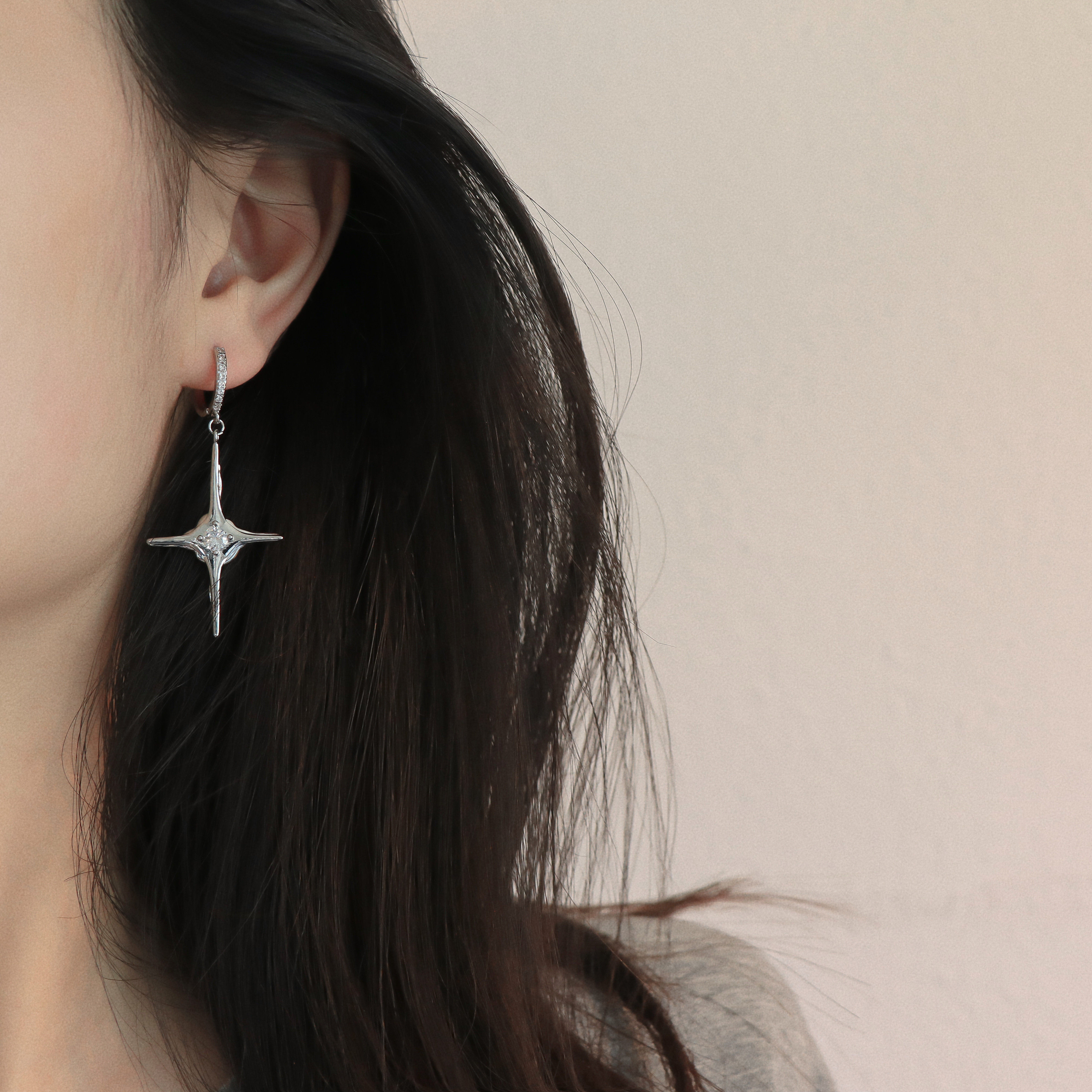 For lack of Stine S925 silver needle cross meteor earrings personality lukewarm wind ear needles sweet and hot girl Jane about earthy