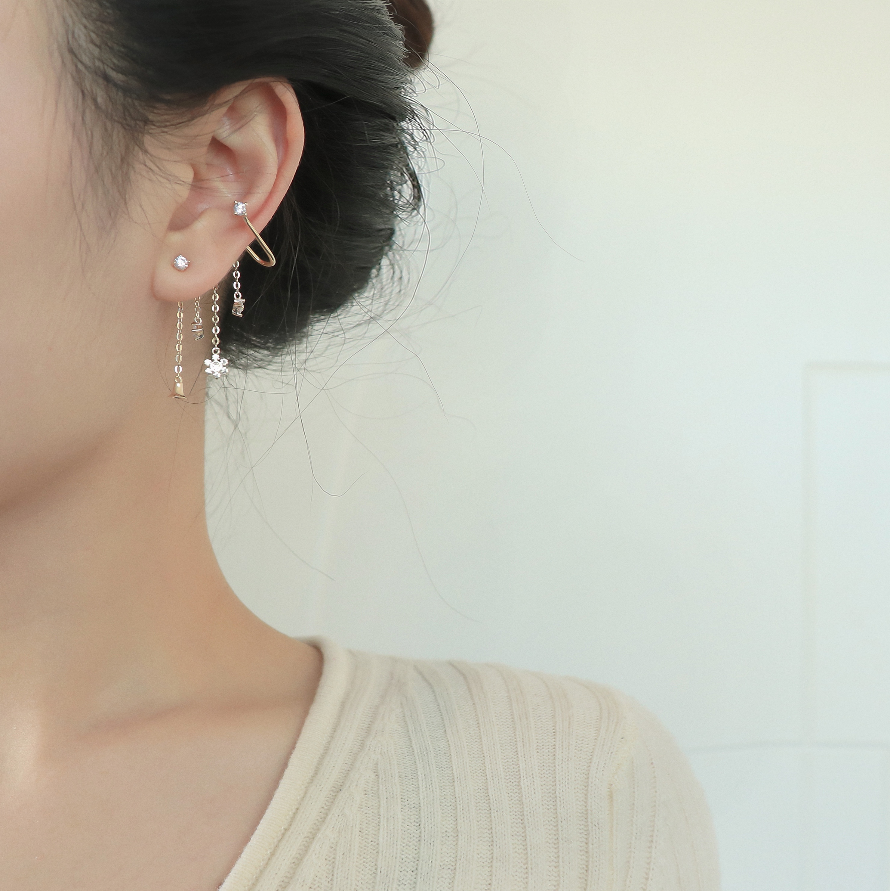 For lack of Stine s925 silver needle ultra-fairy temperament asymmetrical flow sueared earbone clip Snow flower bell 100 hitch