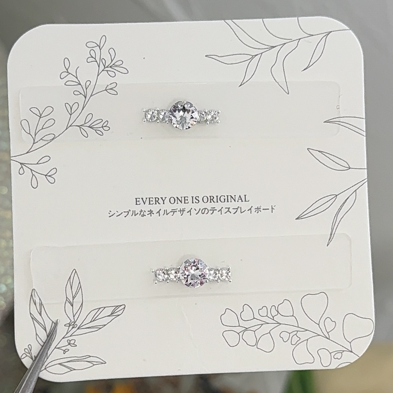 Clara Lover Nail Art Wearable Nails Authentic Swarovski Material Kit 573 Clara Lover Nail Art Wearable Nails Authentic Swarovski Material Kit 573