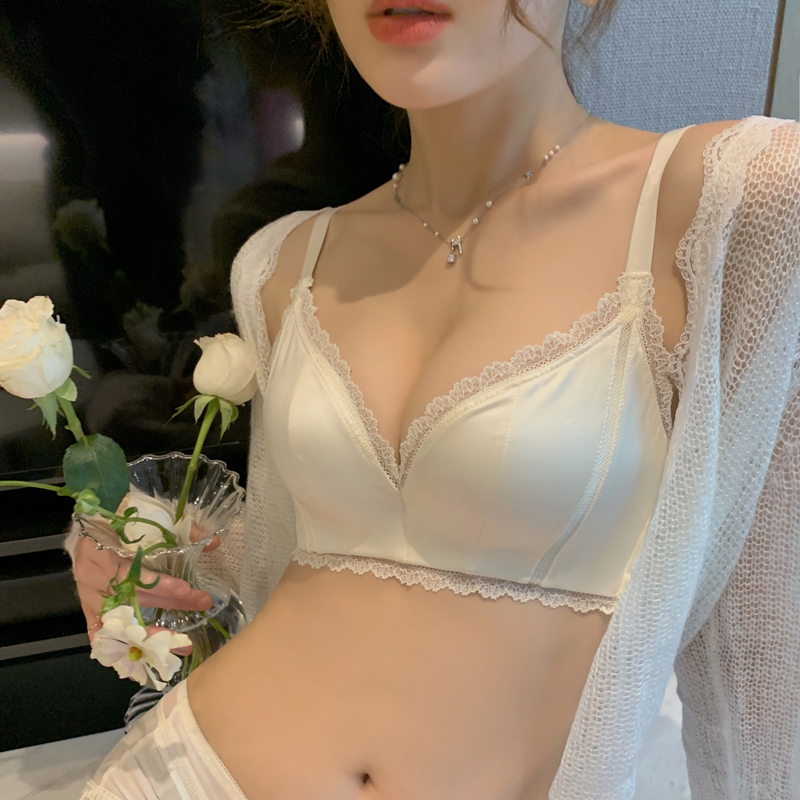 Seamless Underwear for Women, Thin Style, Slimming, Enhancing Cleavage, Small Bust, Gathering Side Breasts, Anti-Sagging, Satin Adjustable Bra Set