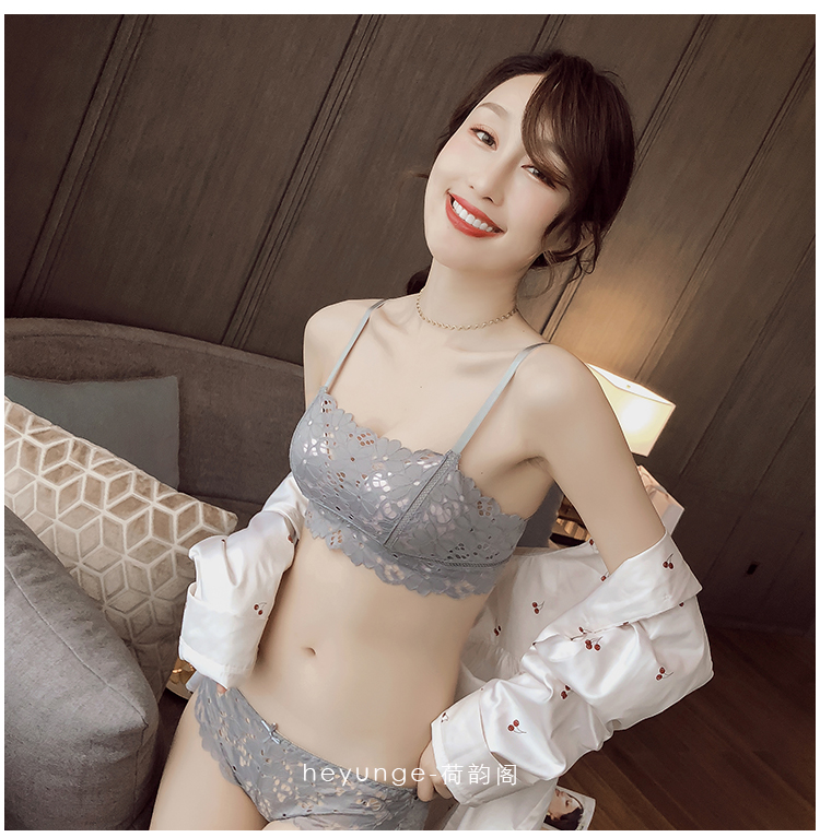 Ensemble intime en  dentelle - Ref 3153734 Image 9