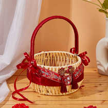 New Chinese style hand-held flower basket imitation rattan flower girl scattering flowers for home storage picnic-style fruit confinement gift basket
