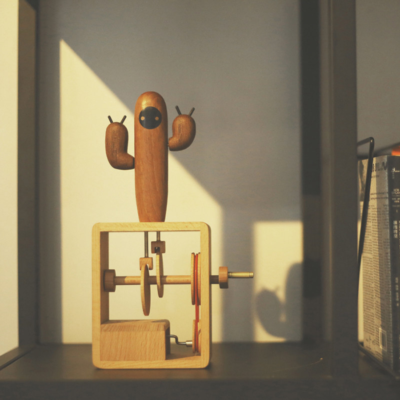 Cactus creative hand cranked wooden music box cure paranoia plant music box children's Valentine's Day birthday gift girl