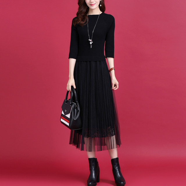 2023 new autumn and winter temperament solid color hem spliced ​​lace pleated slim slim wool knitted dress for women