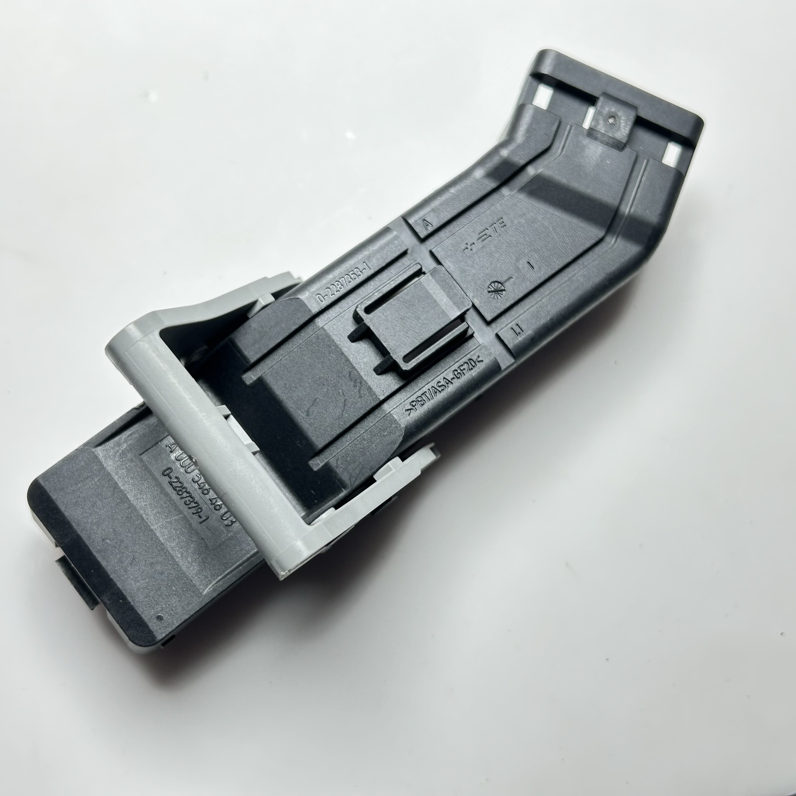 2287353-1 原装 奔驰 汽车发动机电脑板插头 后盖 外壳-淘宝Taobao | 天猫Tmall