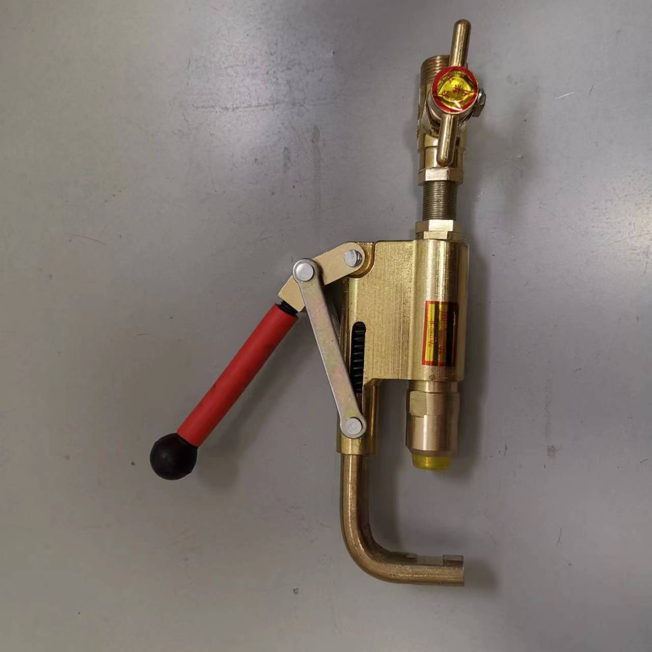 Liquefied gas liquid phase valve filling gun 50 kg cylinder plug wheel hose check valve 27*1 5 angle valve filling gun