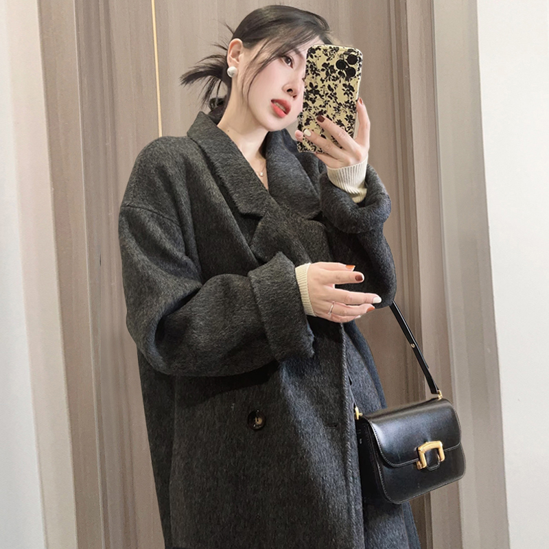 Black and Gray Double-Sided Cashmere Coat for Women, Mid-Length, 2026 Autumn and Winter New Style, Korean Version, Loose High-End Woolen Coat Black and Gray Double-Sided Cashmere Coat for Women, Mid-Length, 2026 Autumn and Winter New Style, Korean Version, Loose High-End Woolen Coat