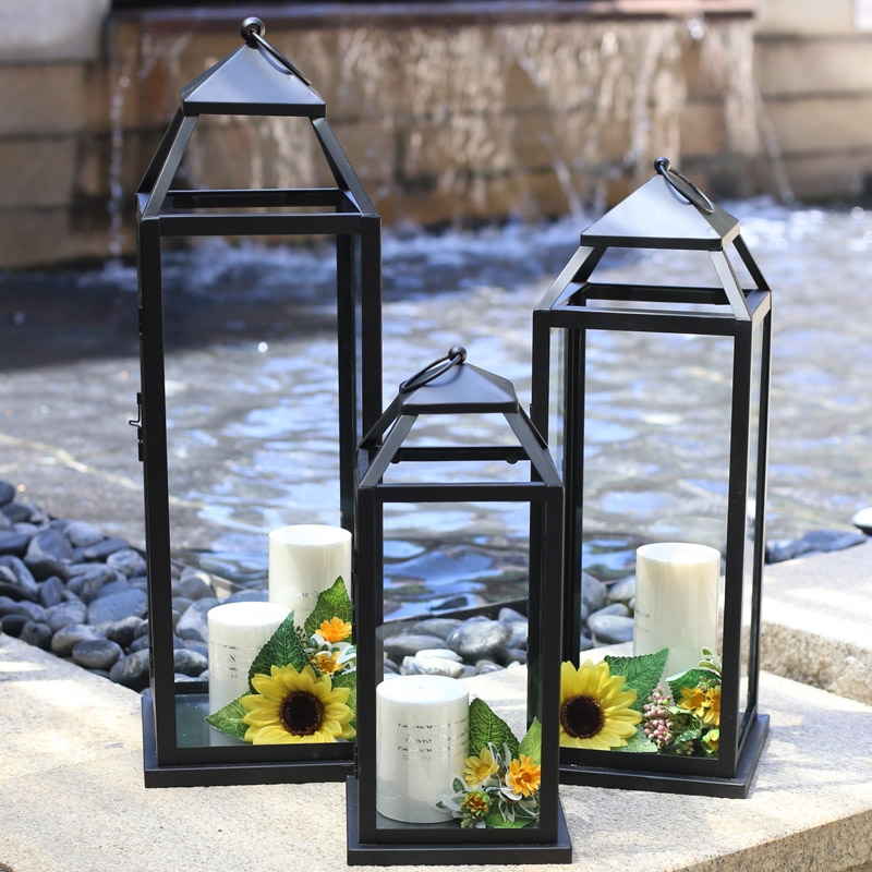 European romantic courtyard outdoor retro-landing wind lamp handheld glass candlestick iron decoration