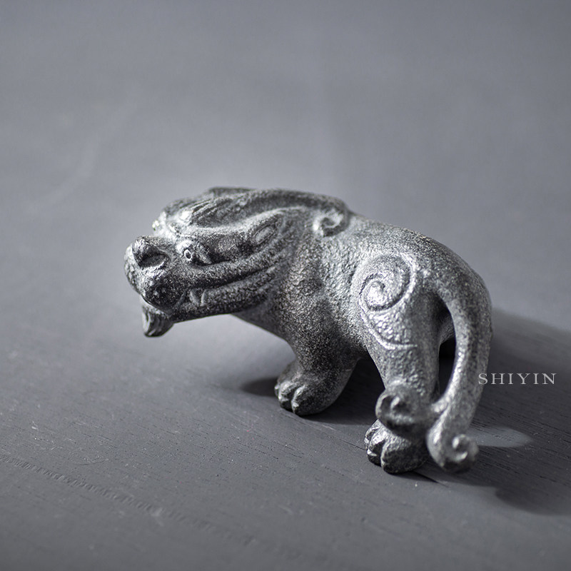 Stone hidden Pixiu sculpture handmade black gold stone color-changing tea pet ornaments boutique can raise lucky tea toy tea set