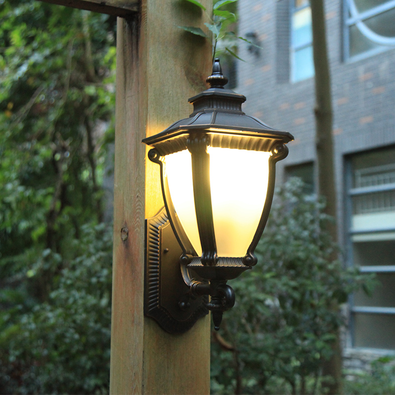 European outdoor wall lamp Waterproof Outdoor garden lamp Rainproof Door post Aisle Balcony wall lamp Hanging wall lamp