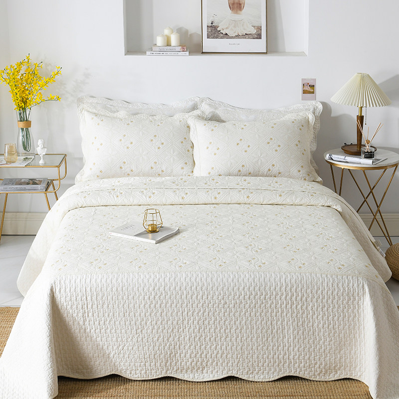 Покрывало для кровати 纯棉刺绣床盖三件套 加厚绗缝棉质寝具 适用复古田园风寝饰组选220x250cm加大尺寸 Ytey