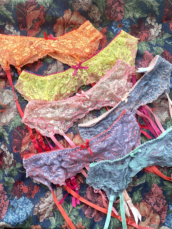 European and American Sexy Colorful Lace Bow Ultra-Tempting Stockings with Garter Belt, Adjustable Non-Slip Garter Clips, Available in Large Sizes European and American Sexy Colorful Lace Bow Ultra-Tempting Stockings with Garter Belt, Adjustable Non-Slip Garter Clips, Available in Large Sizes