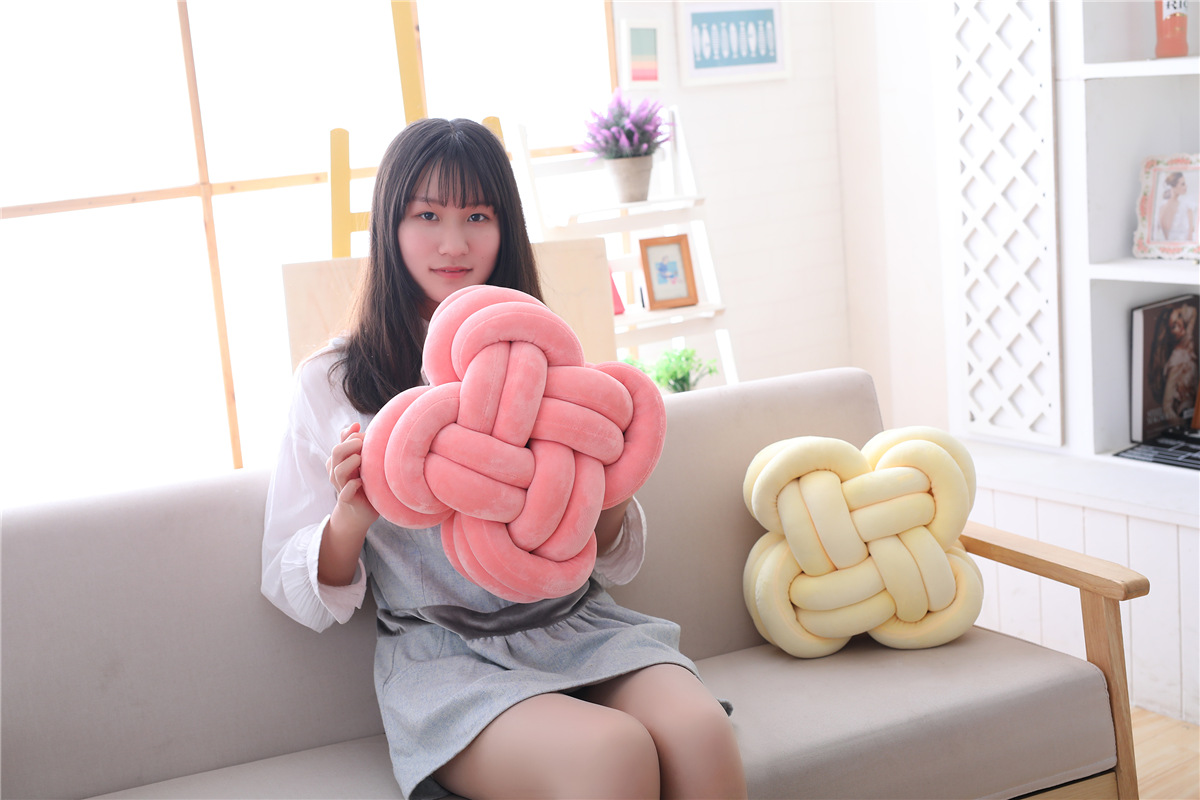 Rất tốt với cùng một nút thắt bóng sáng tạo Trung Quốc thắt nút bên gối đệm đồ chơi sang trọng nữ món quà sinh nhật - Đồ chơi mềm gấu bông bự