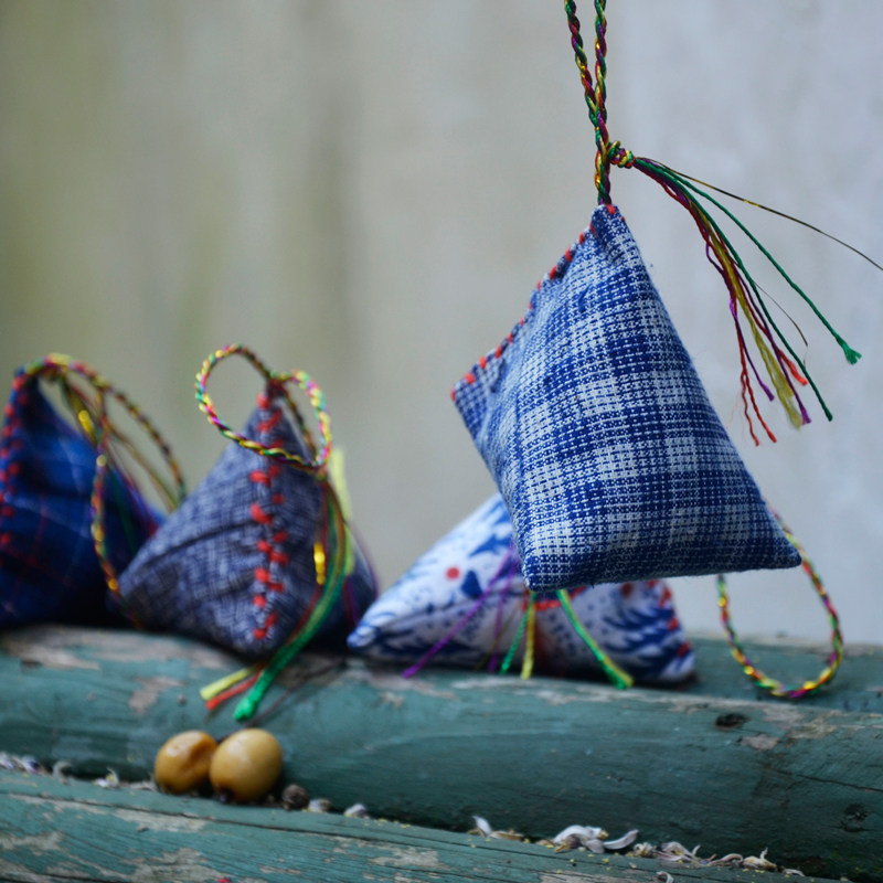 Danfeng Creativity: natural Guihua fragrant bag handmade hand-woven cloth zongzi fragrant bag with five colorful rope end lunchtime scents