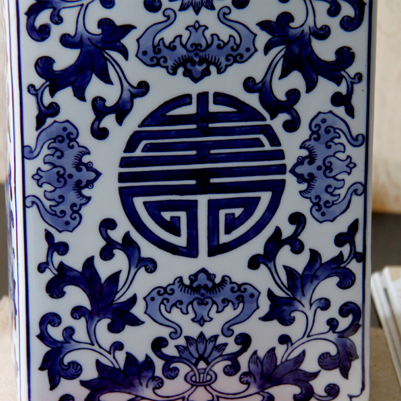Jingdezhen blue and white porcelain of China creative wind porcelain storage tank ceramic crafts