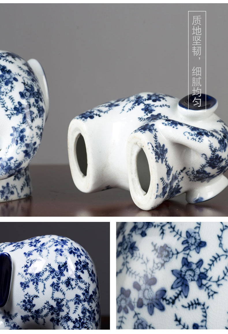 Jingdezhen ceramic elephant furnishing articles bridal chamber decorates a pair of blue and white porcelain like arts and crafts